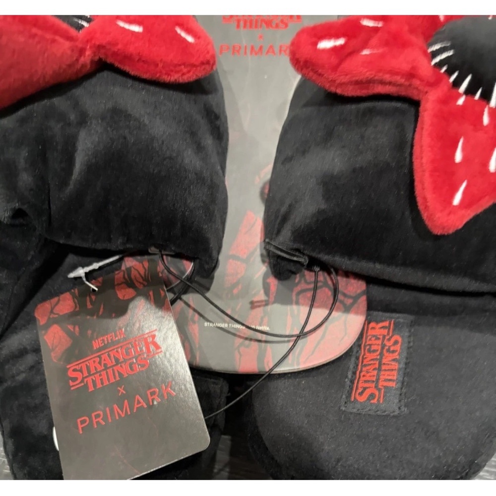 Stranger Things Mule Slippers Demogorgon Flower Monster 3D Size Medium 7/8 New - Picture 4 of 5